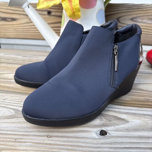 Donald J. Pliner Nikita-D Wedge Navy Blue Size 8.5 Fabric/Leather Upper - Picture 6 of 11